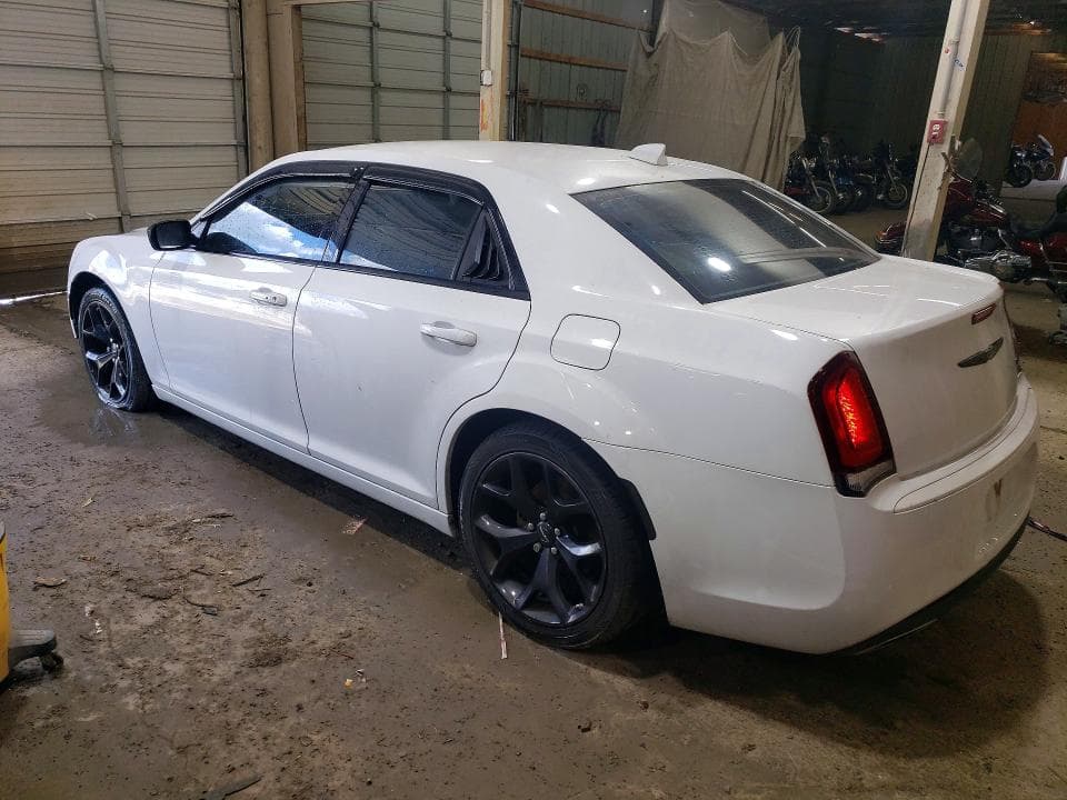 2022 CHRYSLER 300 TOURING 2
