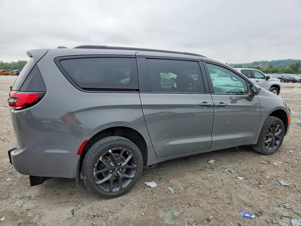2021 CHRYSLER PACIFICA TOURING L 3