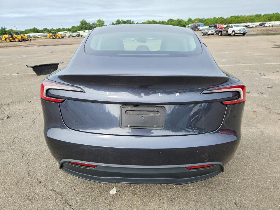 2025 TESLA MODEL 3 6