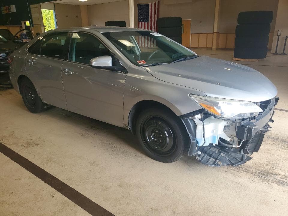 2017 TOYOTA CAMRY LE 4