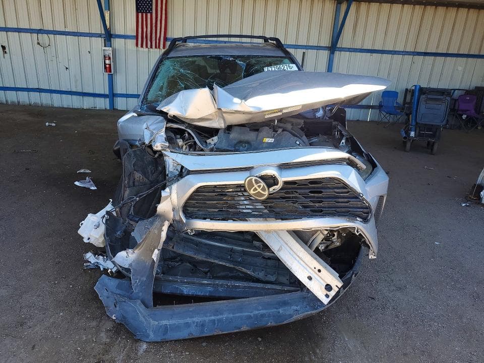 2019 TOYOTA RAV4 LE 5