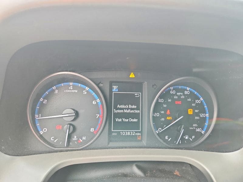 2017 TOYOTA RAV4 XLE 9