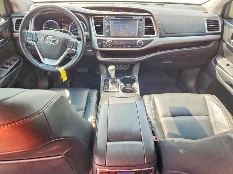2018 TOYOTA HIGHLANDER XLE 8