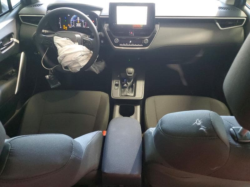 2026 TOYOTA COROLLA CROSS LE 8
