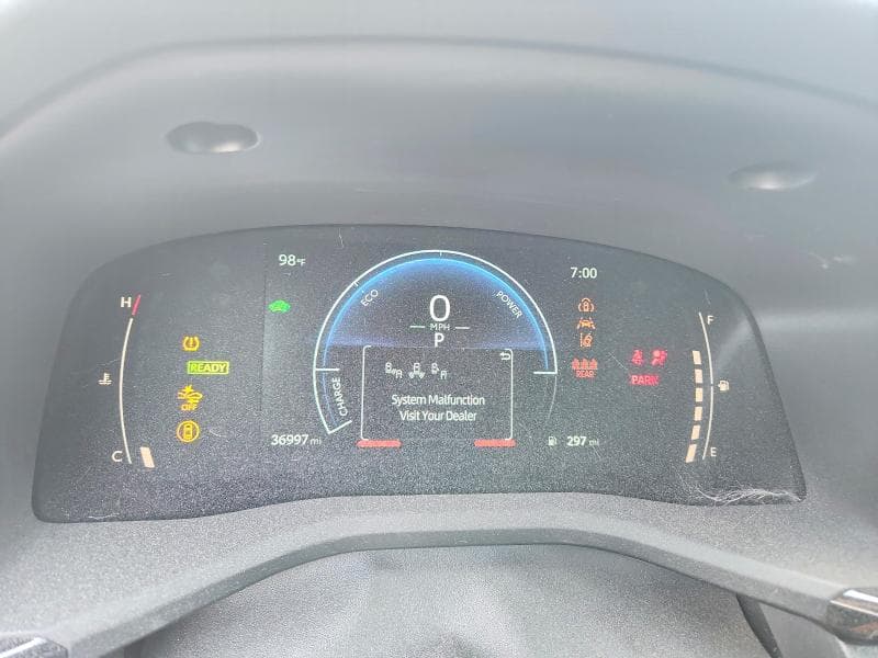 2025 TOYOTA CAMRY LE 9