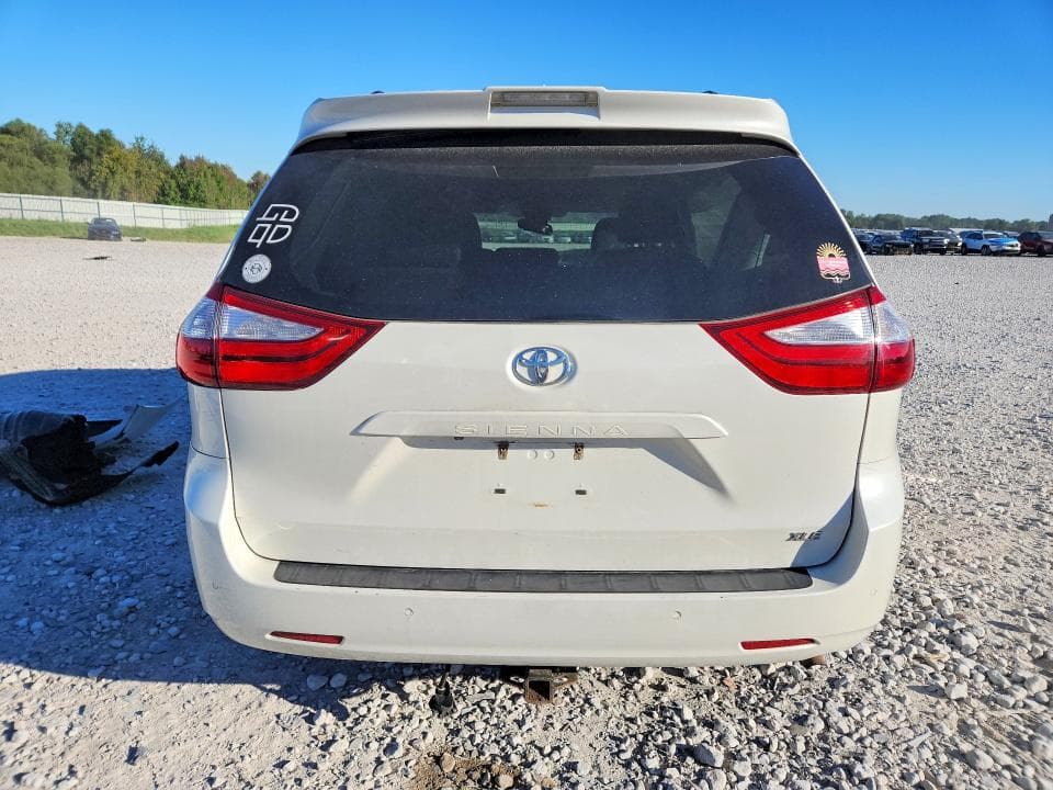 2018 TOYOTA SIENNA XLE 8-PASSENGER 6