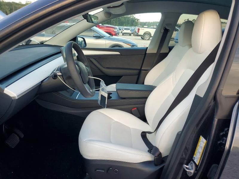 2025 TESLA MODEL Y 7