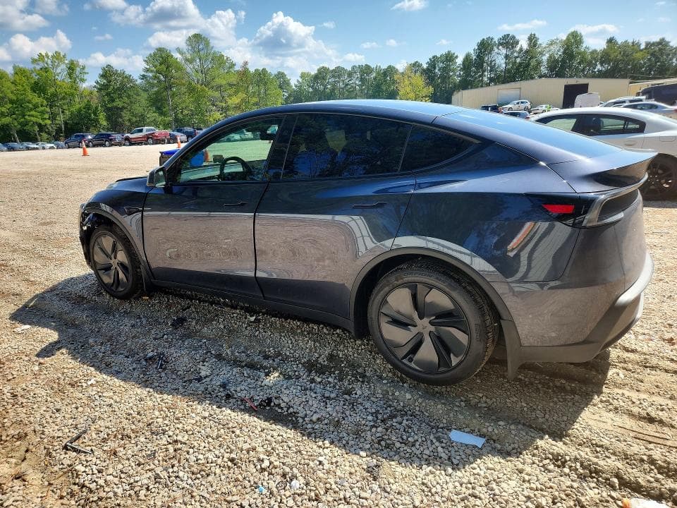 2026 TESLA MODEL Y 2