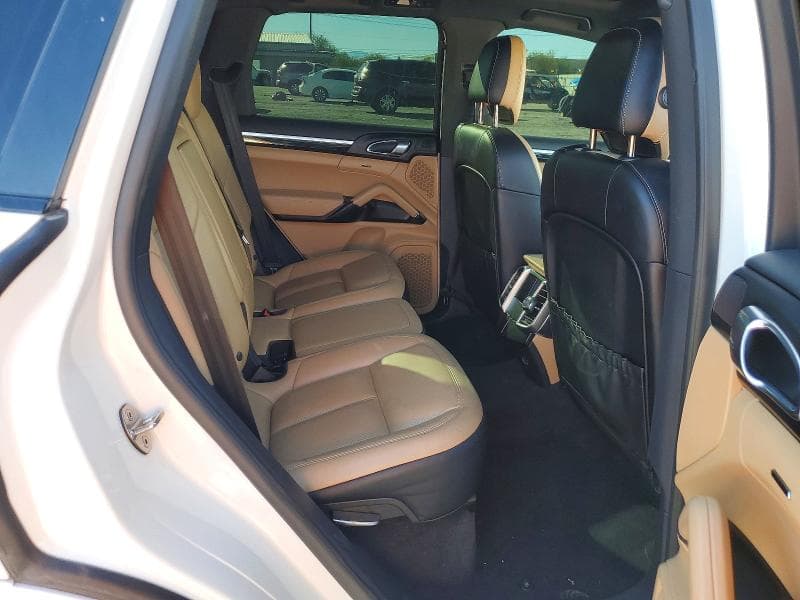 2018 PORSCHE CAYENNE 11