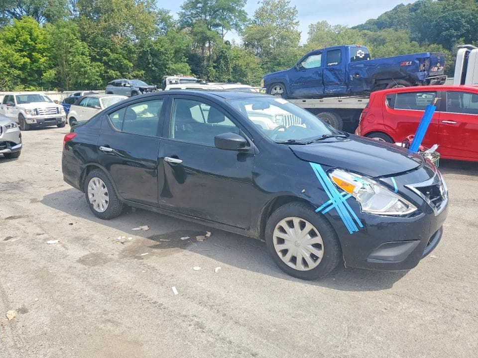 2017 NISSAN VERSA 1.6 SV 4