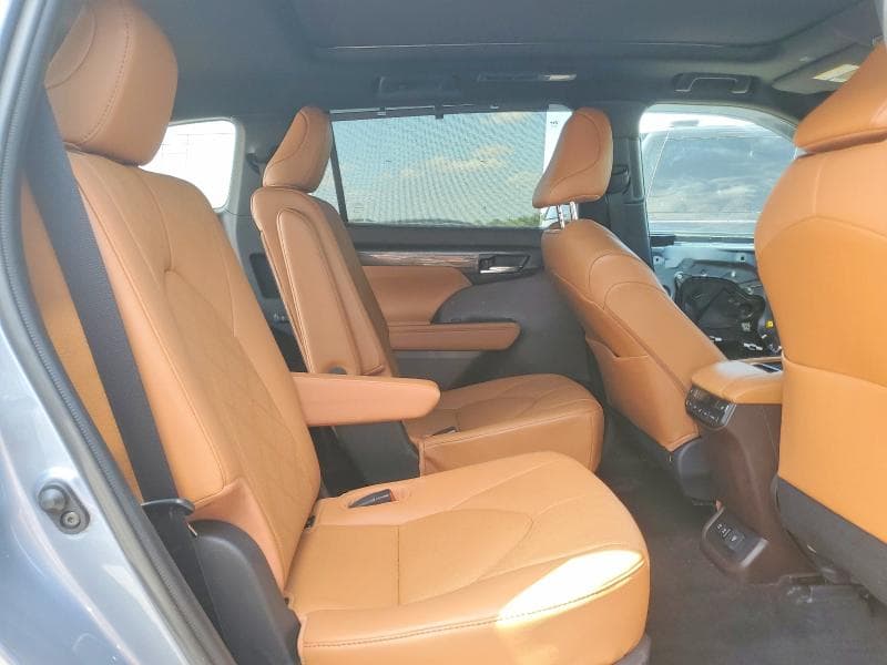2021 TOYOTA HIGHLANDER PLATINUM 10