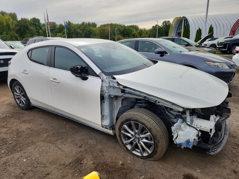 2022 MAZDA 3 4