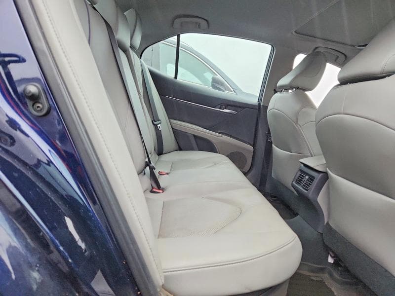 2021 TOYOTA CAMRY XLE 10