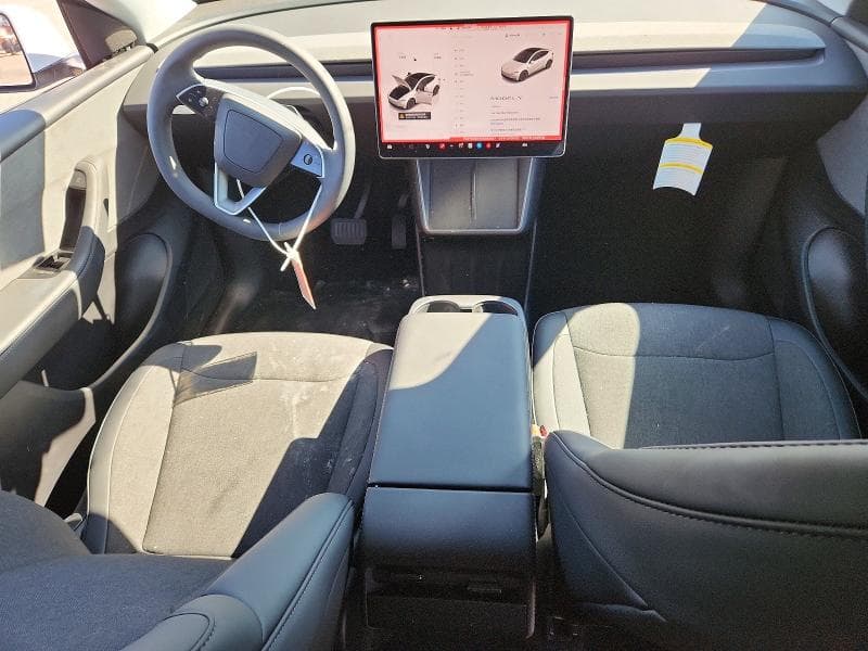 2026 TESLA MODEL Y 8