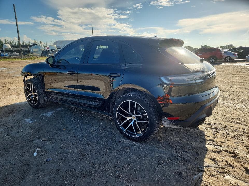 2023 PORSCHE MACAN BASE 2