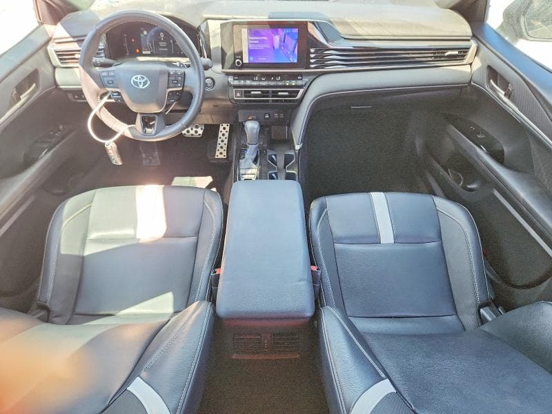 2025 TOYOTA CAMRY SE 8