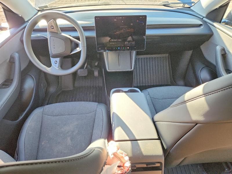 2026 TESLA MODEL Y 8