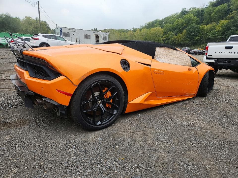 2017 LAMBORGHINI HURACAN 3
