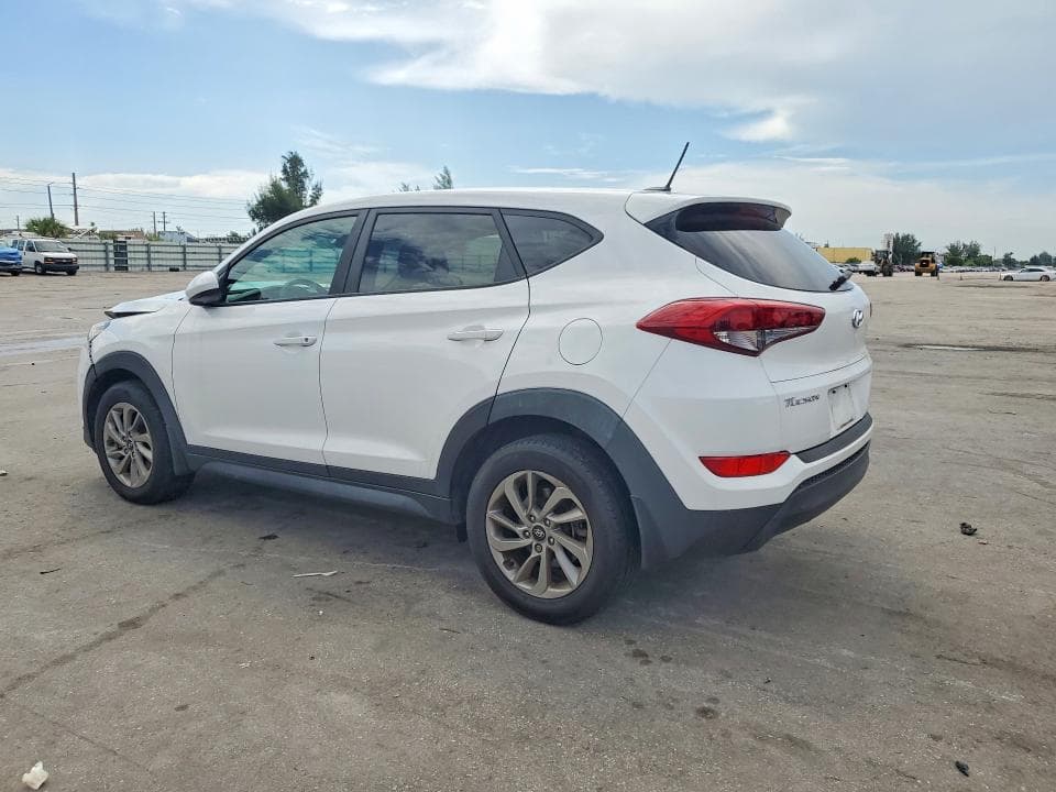 2017 HYUNDAI TUCSON SE 2