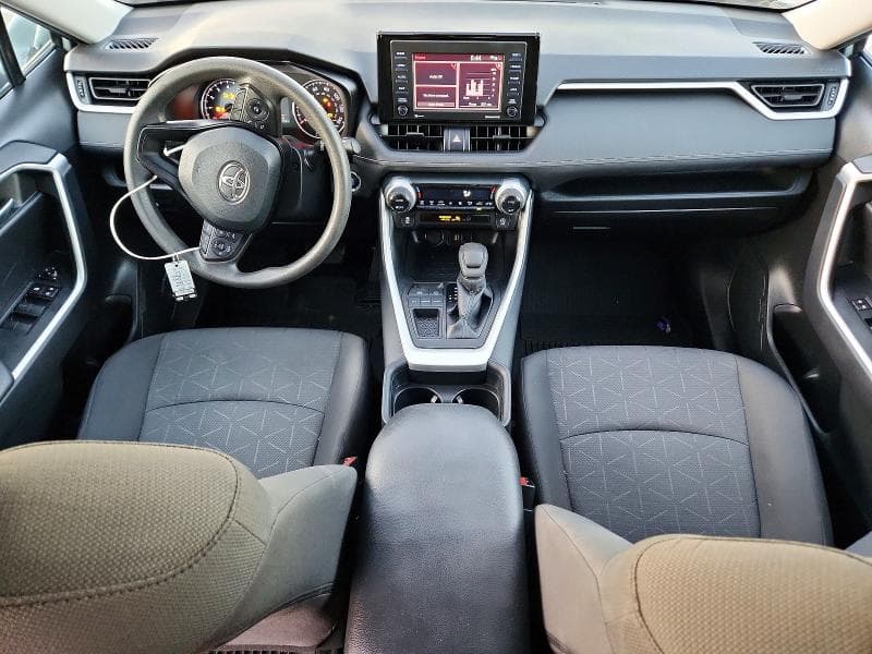 2021 TOYOTA RAV4 XLE 8
