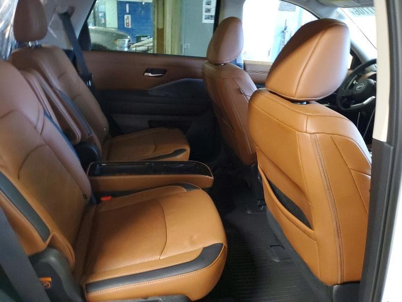 2024 NISSAN PATHFINDER PLATINUM 11