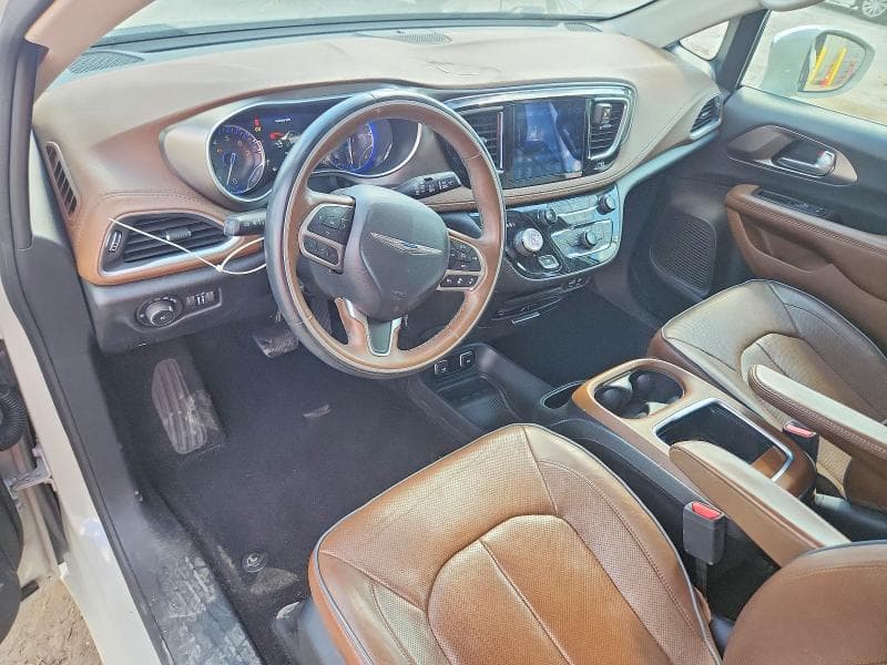 2017 CHRYSLER PACIFICA LIMITED 8
