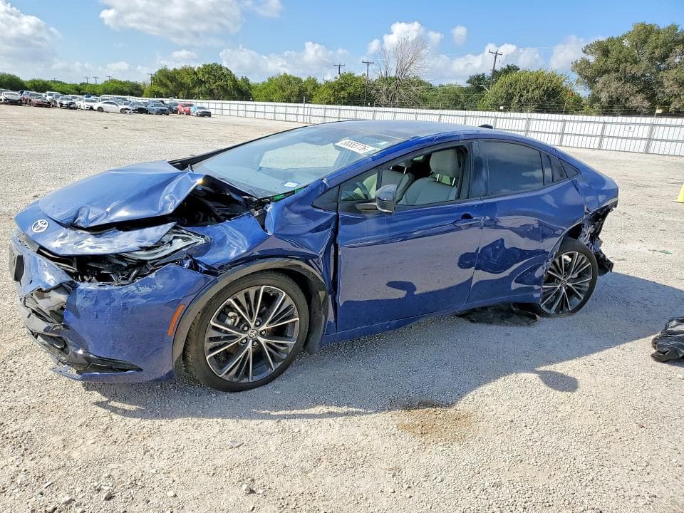 2026 TOYOTA PRIUS XLE