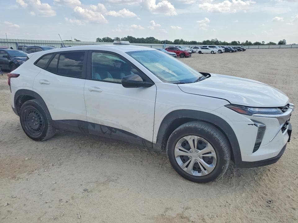 2025 CHEVROLET TRAX LS 4