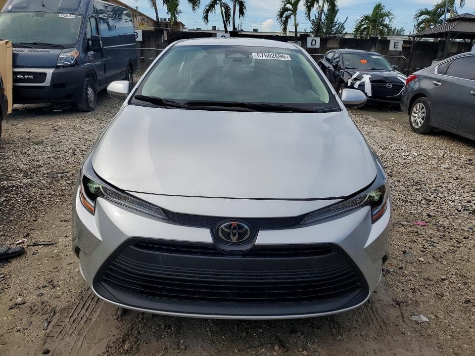 2025 TOYOTA COROLLA LE 5