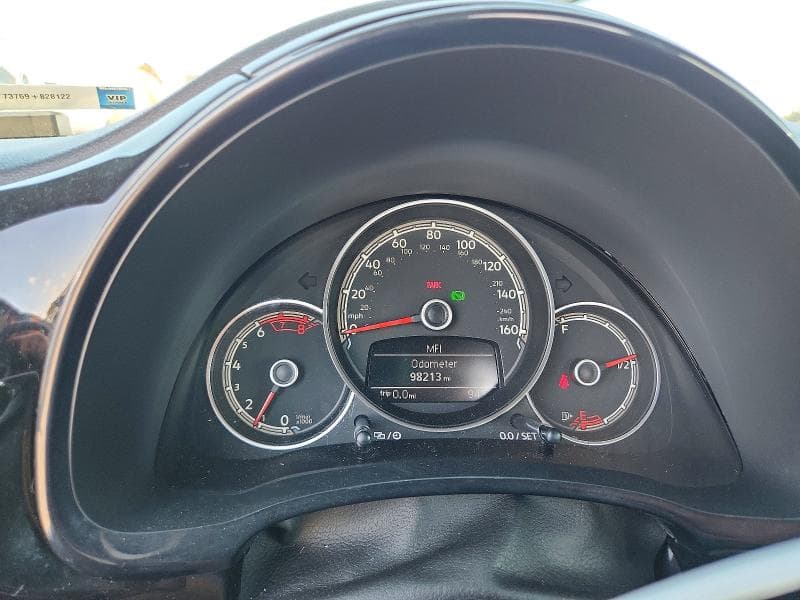 2018 VOLKSWAGEN BEETLE S 9