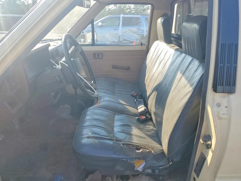 1985 TOYOTA 1 TON PICK 7
