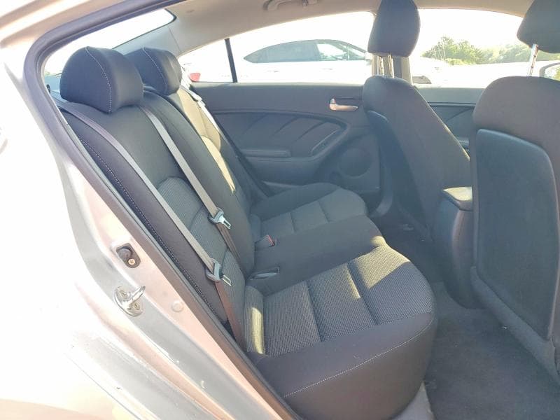 2017 KIA FORTE LX 10