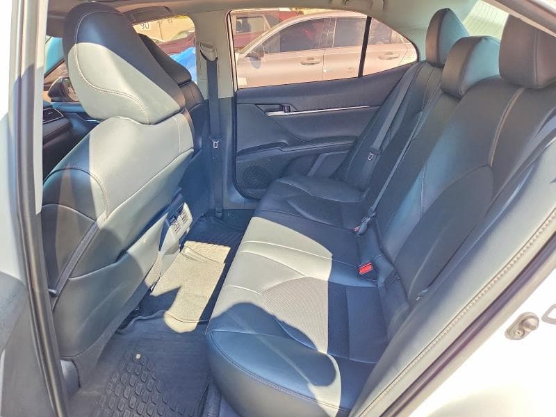 2020 TOYOTA CAMRY XLE 10