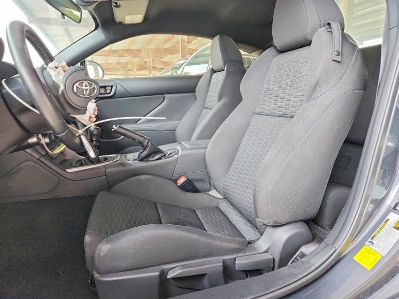 2024 TOYOTA GR86 BASE 7