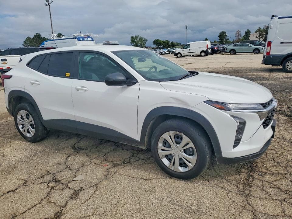 2025 CHEVROLET TRAX LS 4
