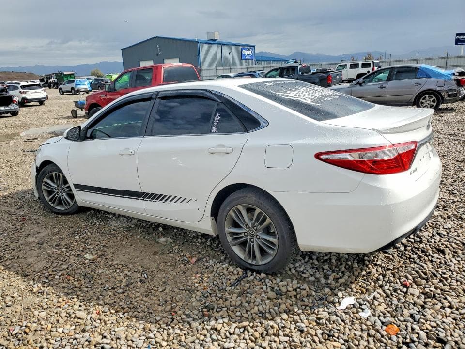 2017 TOYOTA CAMRY SE 2