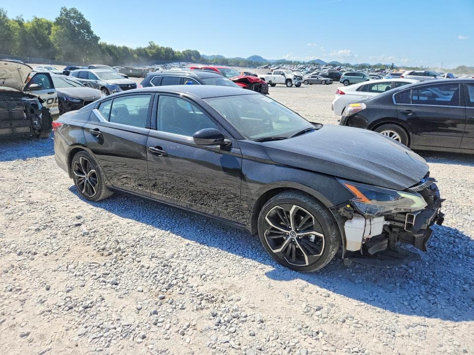 2024 NISSAN ALTIMA SR 4
