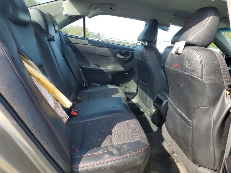 2017 TOYOTA CAMRY SE 10