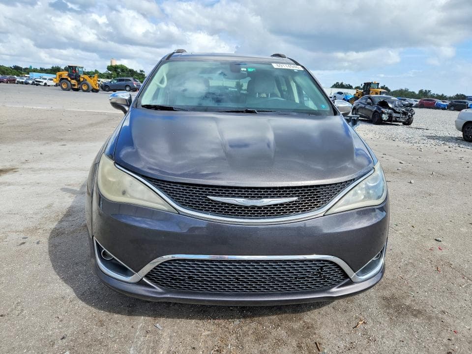 2017 CHRYSLER PACIFICA LIMITED 5