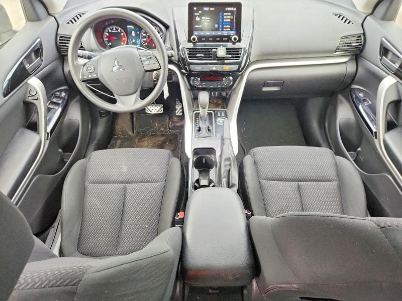 2023 MITSUBISHI ECLIPSE CROSS LE 8