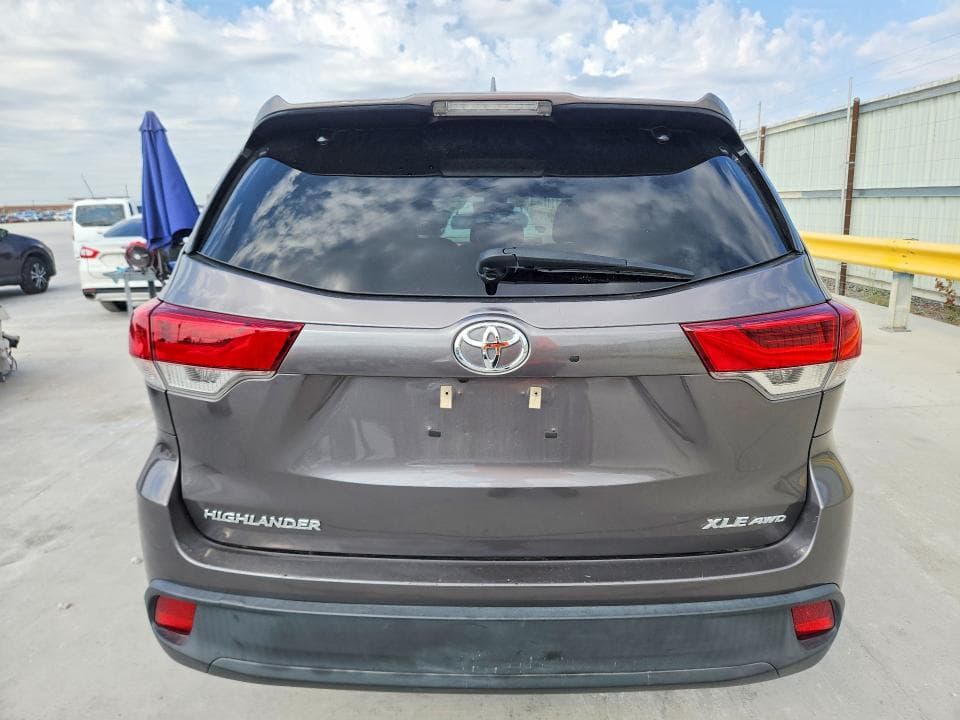2018 TOYOTA HIGHLANDER XLE 6