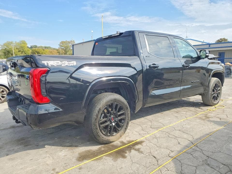 2023 TOYOTA TUNDRA SR5 3