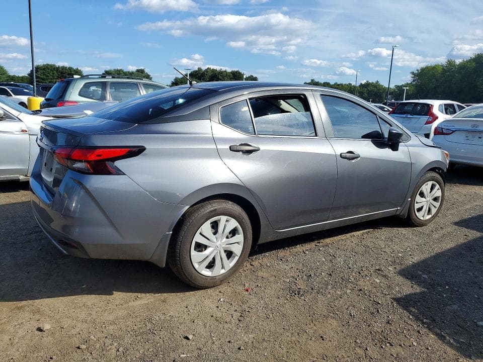 2021 NISSAN VERSA S 3