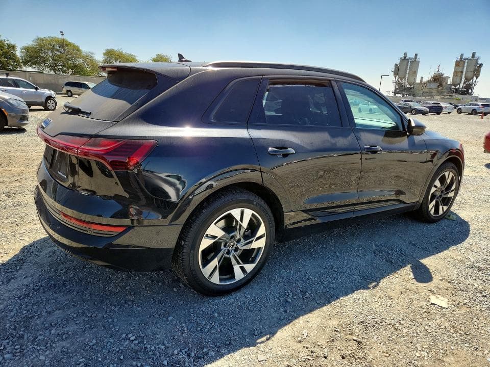 2021 AUDI E-TRON PREMIUM 3
