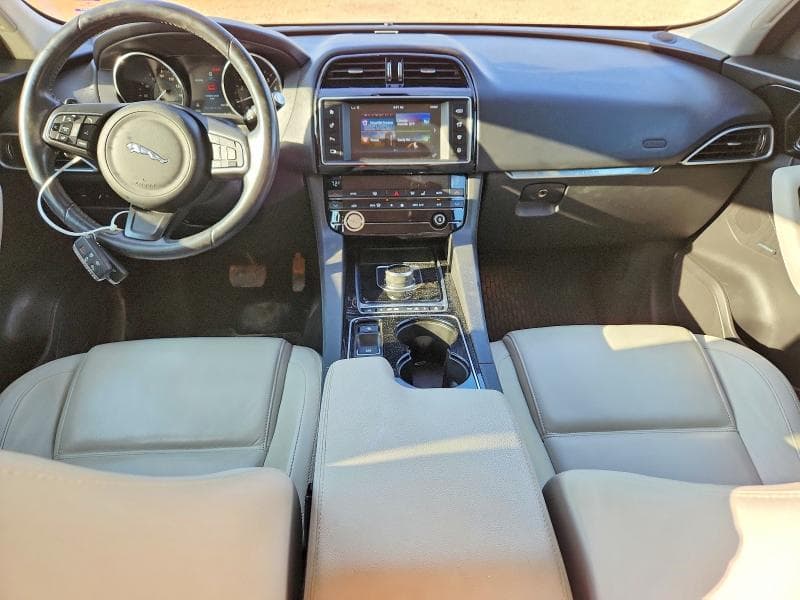 2017 JAGUAR F-PACE PRESTIGE 8