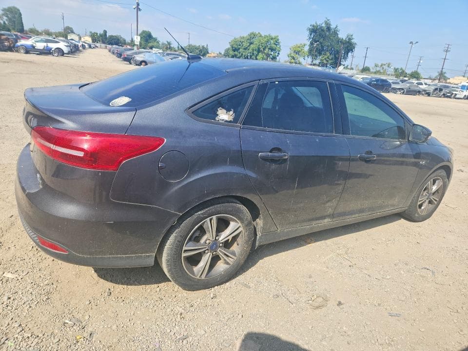 2017 FORD FOCUS SE 3