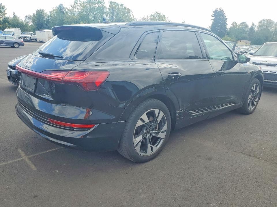 2021 AUDI E-TRON PREMIUM 3