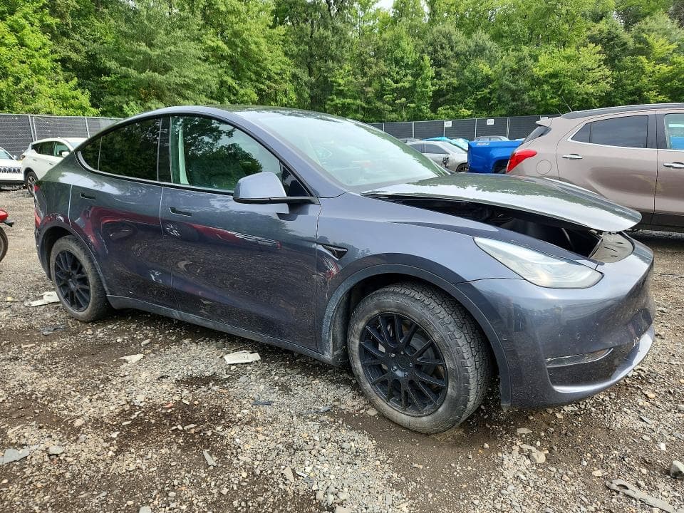 2022 TESLA MODEL Y 4