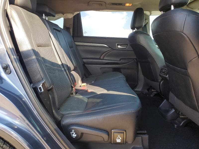 2019 TOYOTA HIGHLANDER LIMITED 11
