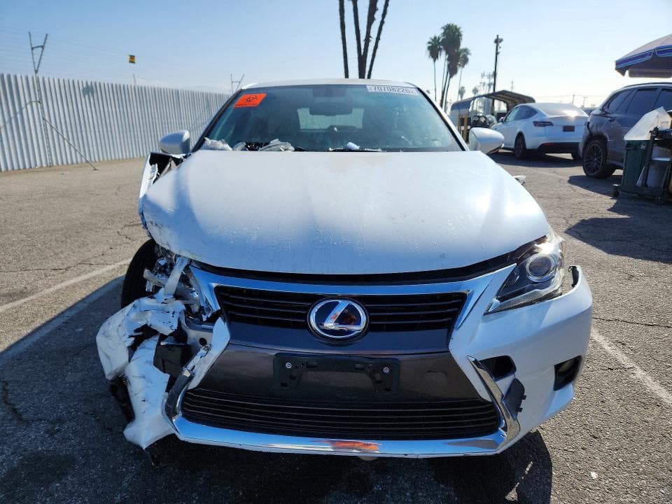 2017 LEXUS CT 200 5